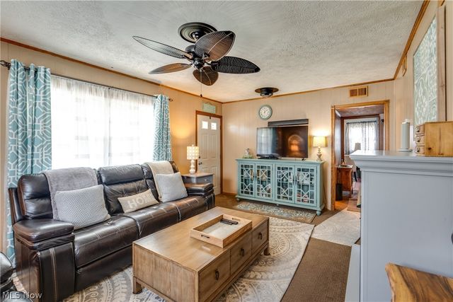 2313 Bollinger Avenue NE, Canton, OH 44705