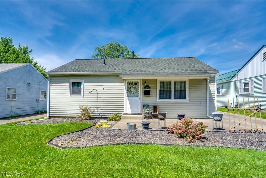 2313 Bollinger Avenue NE, Canton, OH 44705