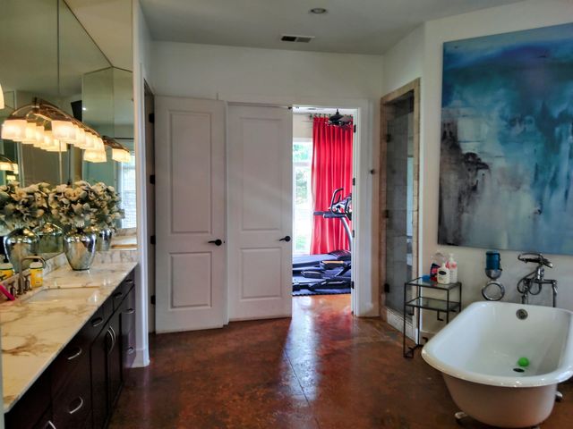 120 FOUNDERS LN, Memphis, TN 38103