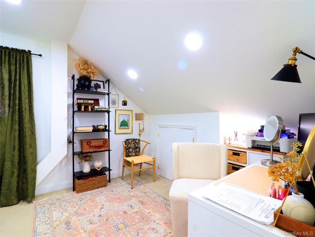 17 Laurel Place, Valley Stream, NY 11580