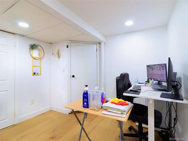 17 Laurel Place, Valley Stream, NY 11580