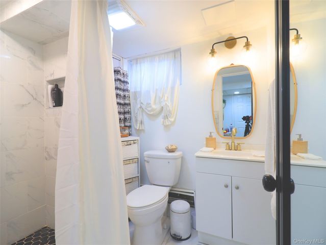 17 Laurel Place, Valley Stream, NY 11580