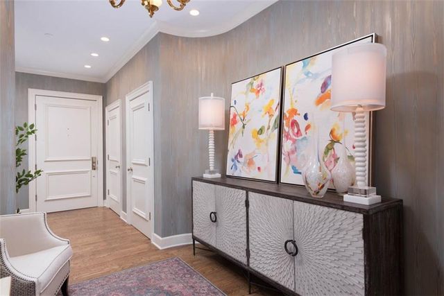 400 W 49th Terrace 2056, Kansas City, MO 64112