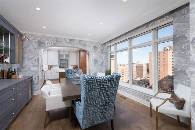 400 W 49th Terrace 2056, Kansas City, MO 64112