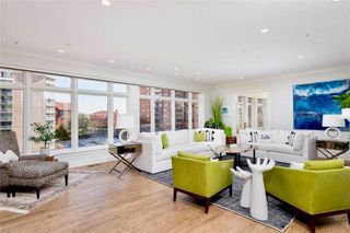 400 W 49th Terrace 2056, Kansas City, MO 64112