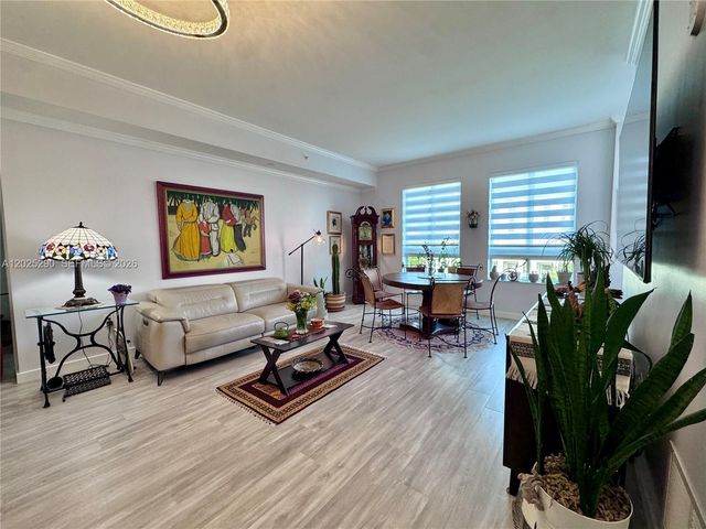 7355 SW 89th Street 423N, Miami, FL 33156