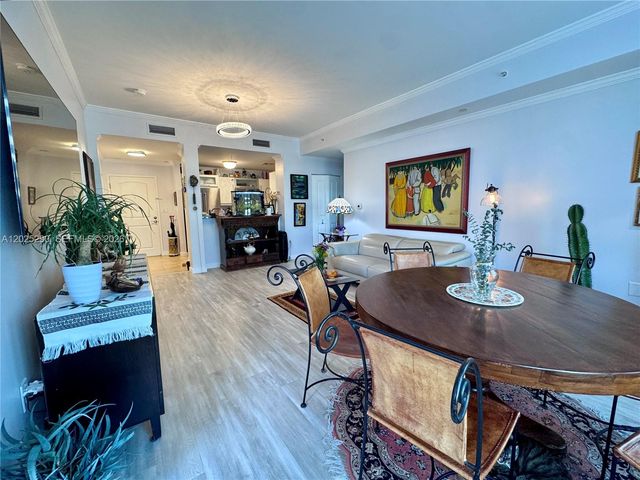 7355 SW 89th Street 423N, Miami, FL 33156