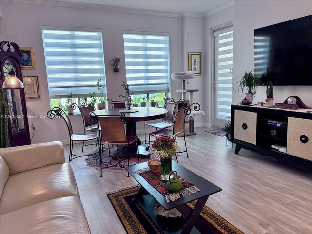 7355 SW 89th Street 423N, Miami, FL 33156