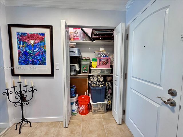 7355 SW 89th Street 423N, Miami, FL 33156