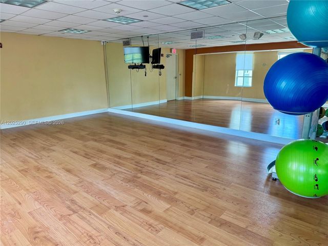 7355 SW 89th Street 423N, Miami, FL 33156