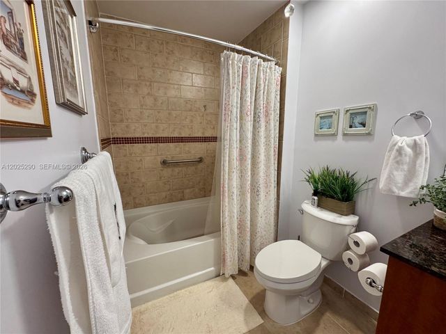7355 SW 89th Street 423N, Miami, FL 33156