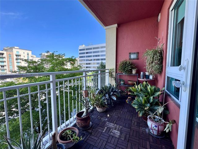 7355 SW 89th Street 423N, Miami, FL 33156