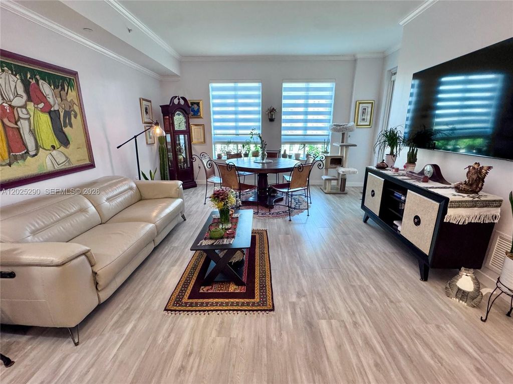 7355 SW 89th Street 423N, Miami, FL 33156