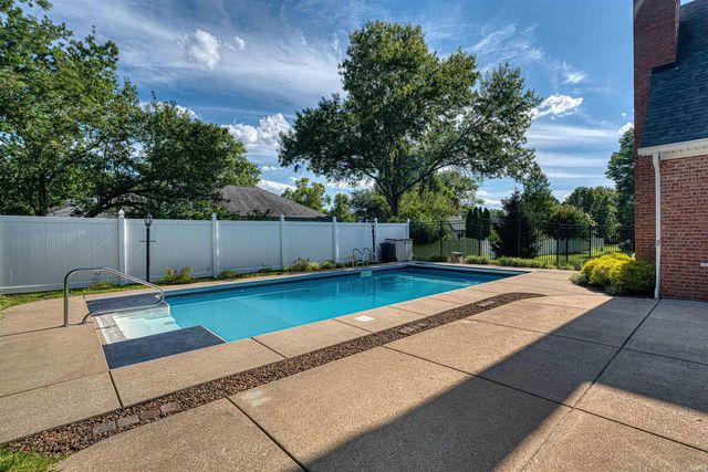 10339 Shefield Court, Newburgh, IN 47630