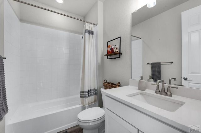 3430 Bella Luna Dr, Pueblo, CO 81001