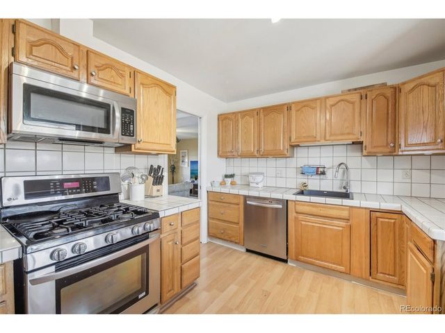 2924 S Zurich Ct, Denver, CO 80236