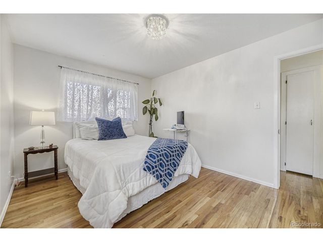 2924 S Zurich Ct, Denver, CO 80236