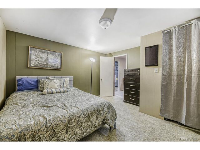 2924 S Zurich Ct, Denver, CO 80236