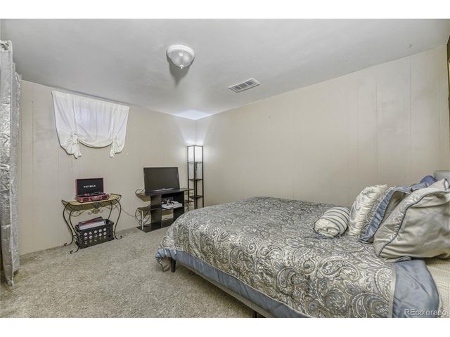 2924 S Zurich Ct, Denver, CO 80236