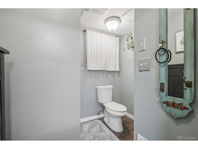 2924 S Zurich Ct, Denver, CO 80236