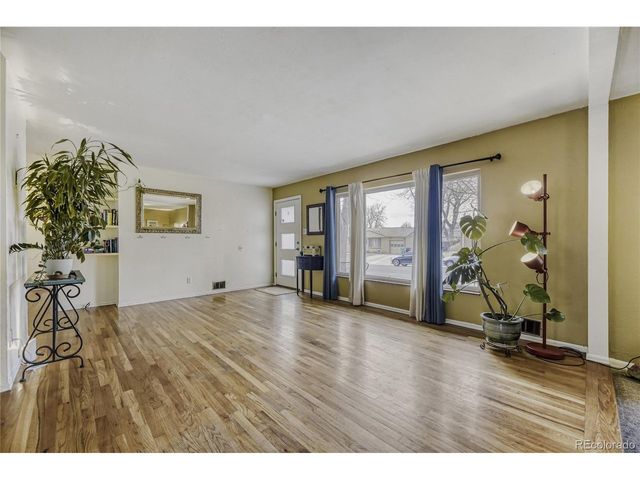 2924 S Zurich Ct, Denver, CO 80236