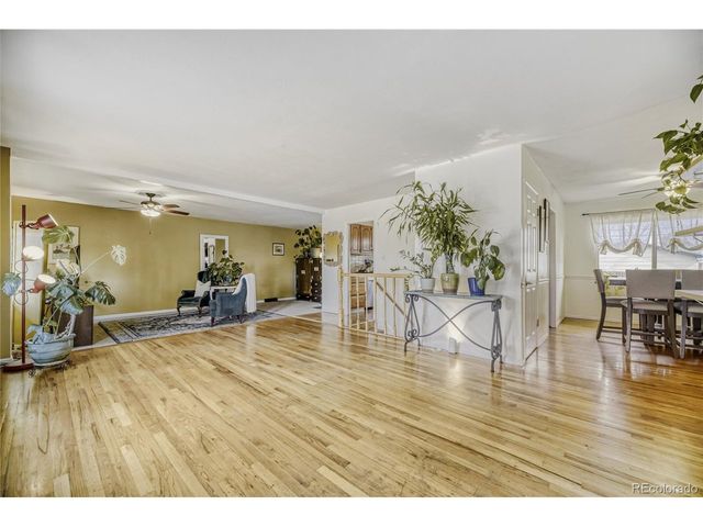 2924 S Zurich Ct, Denver, CO 80236