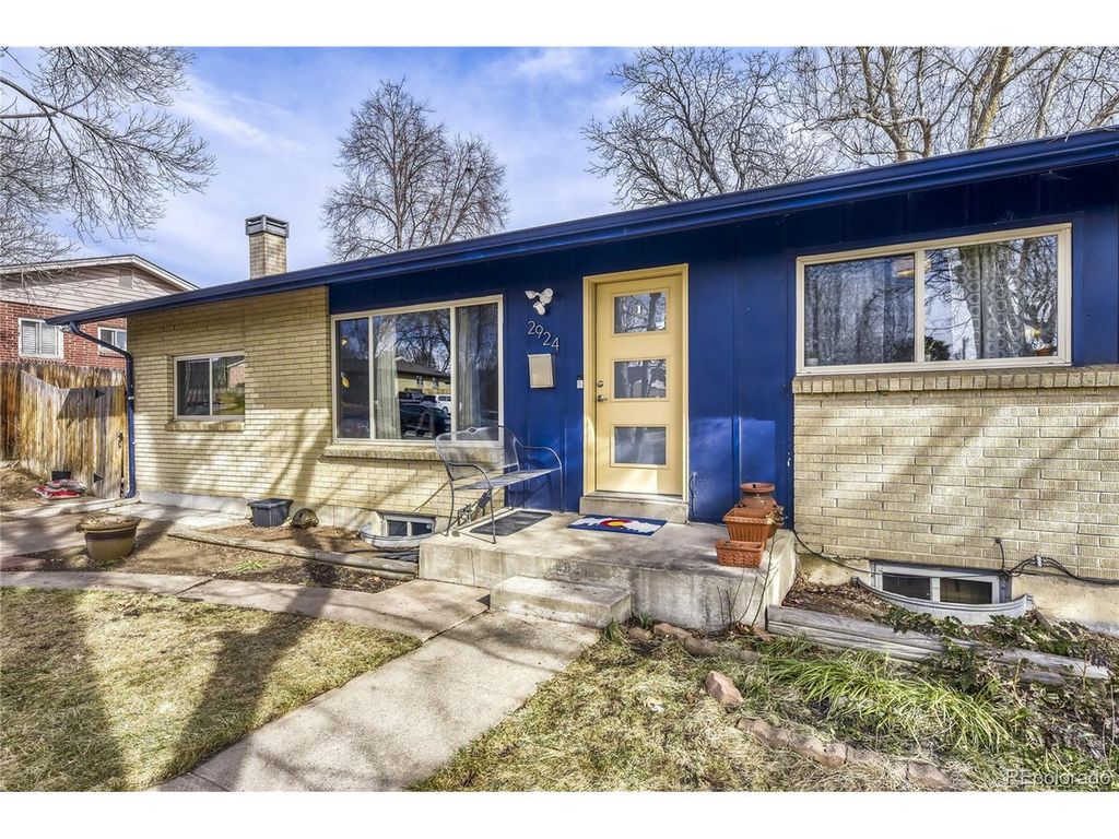 2924 S Zurich Ct, Denver, CO 80236