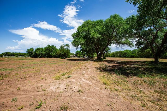 2226 Paul Road SW, Albuquerque, NM 87105