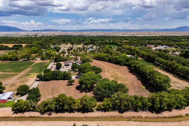 2226 Paul Road SW, Albuquerque, NM 87105