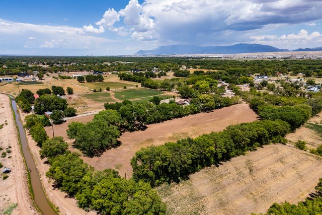 2226 Paul Road SW, Albuquerque, NM 87105