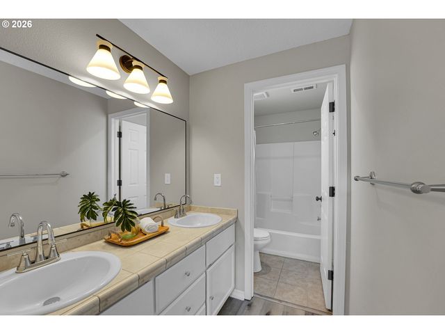 7246 Sw 176TH Ave, Beaverton, OR 97007
