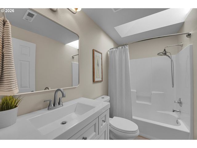 7246 Sw 176TH Ave, Beaverton, OR 97007