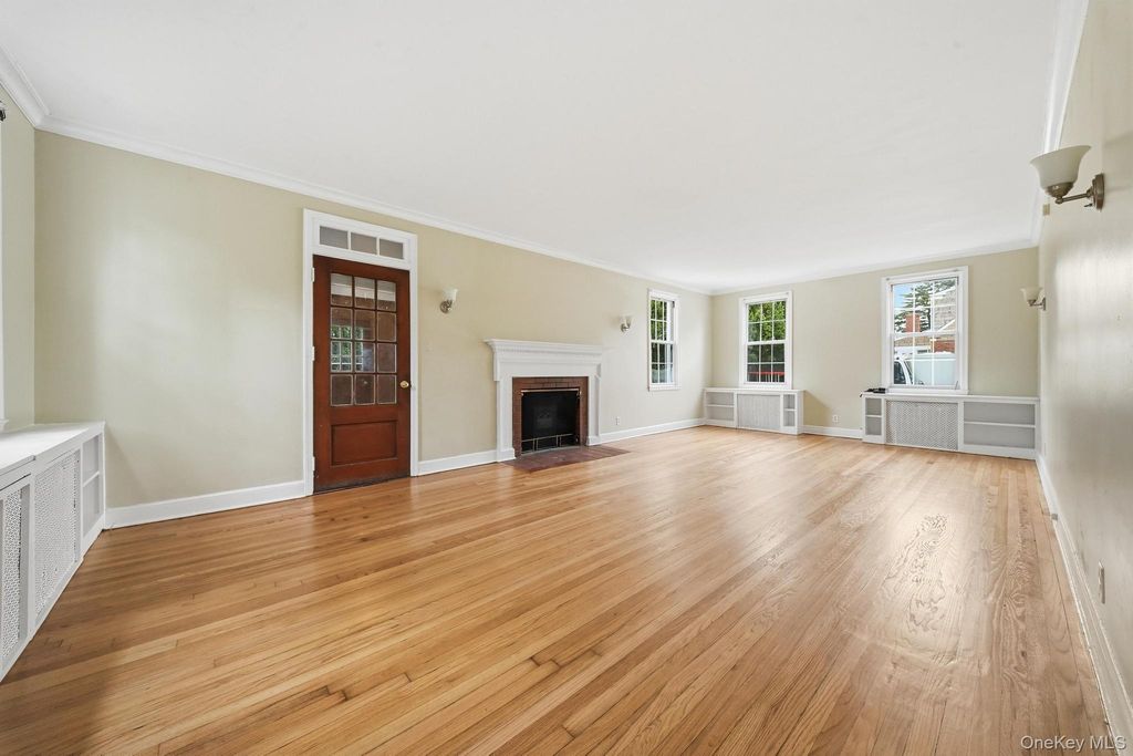 45 Tennyson Avenue, Westbury, NY 11590 — photo 4