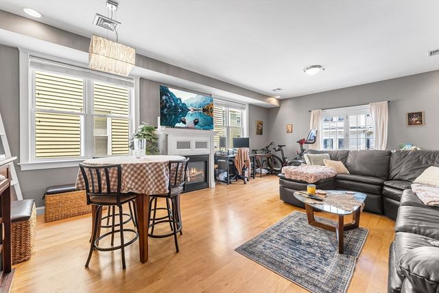 8-10 Howell St 4, Boston, MA 02125