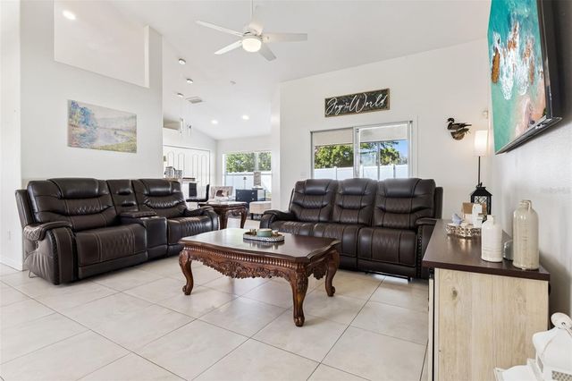 511 LAKE SUMNER DRIVE, Groveland, FL 34736