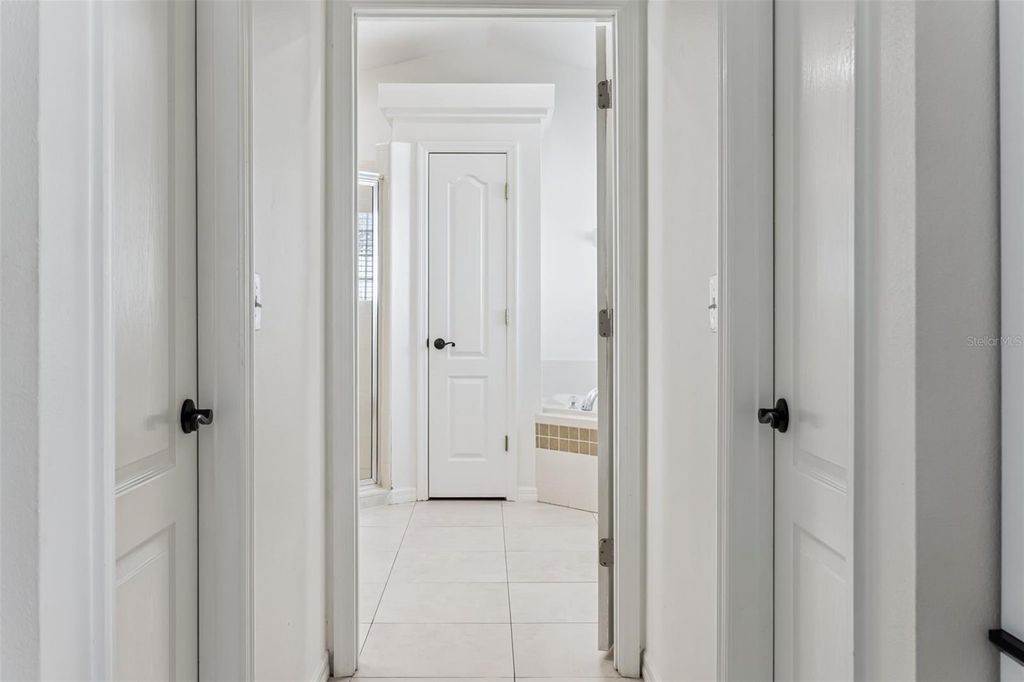 Image 23 of property listing at 511 LAKE SUMNER DRIVE, Groveland, FL 34736