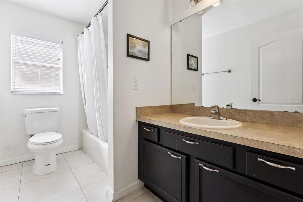 Image 28 of property listing at 511 LAKE SUMNER DRIVE, Groveland, FL 34736