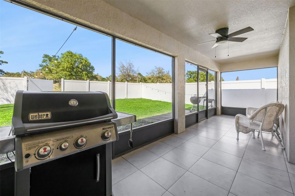 Image 34 of property listing at 511 LAKE SUMNER DRIVE, Groveland, FL 34736