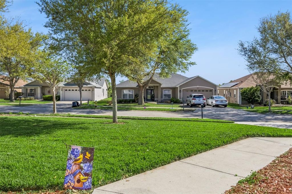 Image 40 of property listing at 511 LAKE SUMNER DRIVE, Groveland, FL 34736