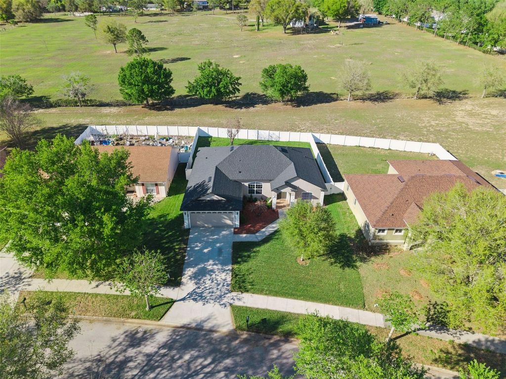 Image 41 of property listing at 511 LAKE SUMNER DRIVE, Groveland, FL 34736