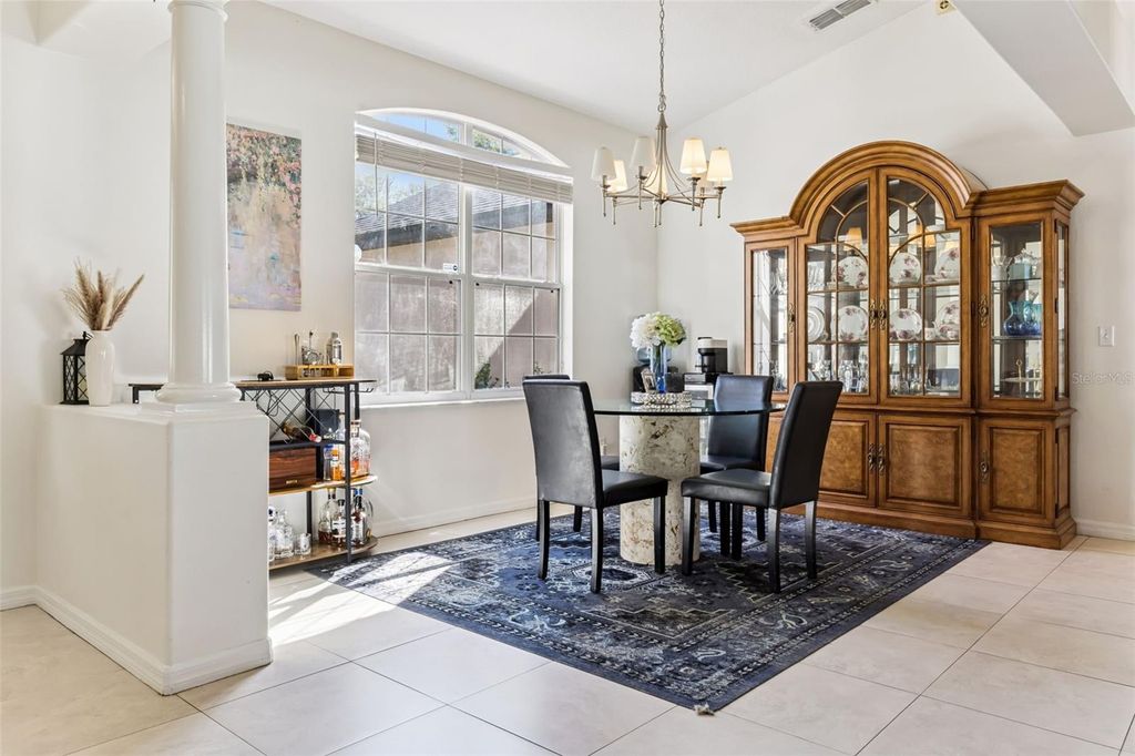 Image 8 of property listing at 511 LAKE SUMNER DRIVE, Groveland, FL 34736