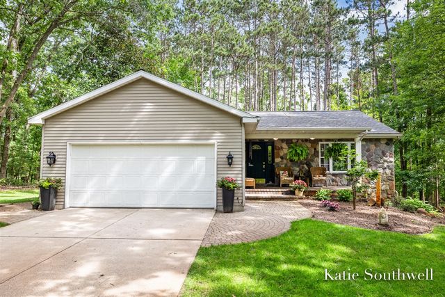13569 Missy's Way, Lowell, MI 49331