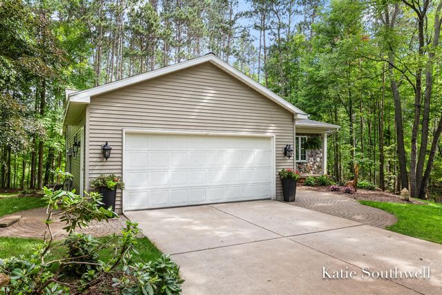 13569 Missy's Way, Lowell, MI 49331
