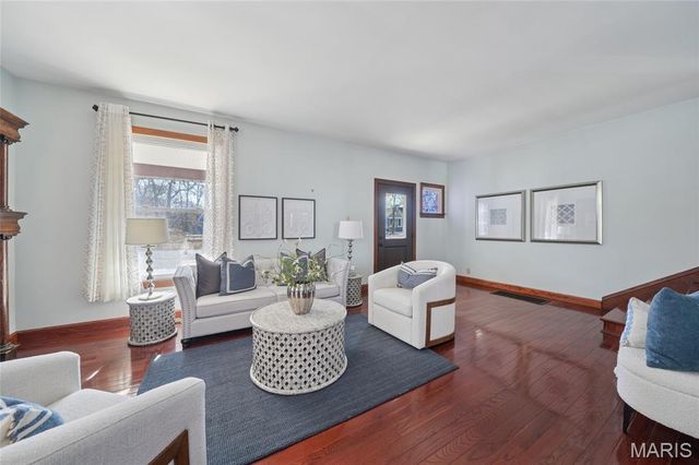 517 Clark Avenue, Webster Groves, MO 63119