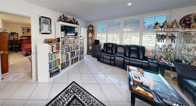 6570 Royal Palm Boulevard 215J, Margate, FL 33063