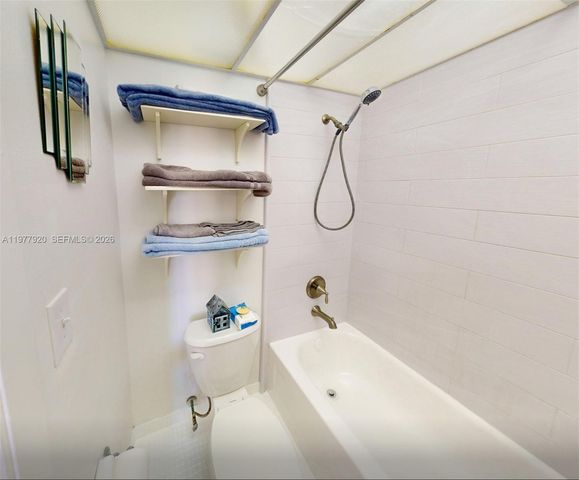 6570 Royal Palm Boulevard 215J, Margate, FL 33063