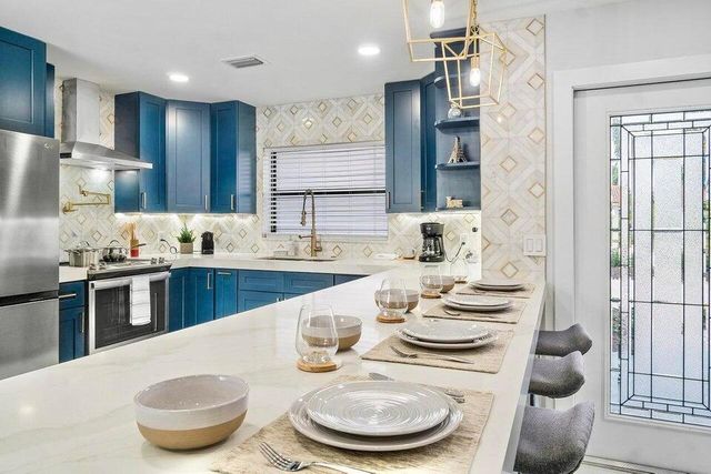 324 Bamboo Road, Palm Beach Shores, FL 33404