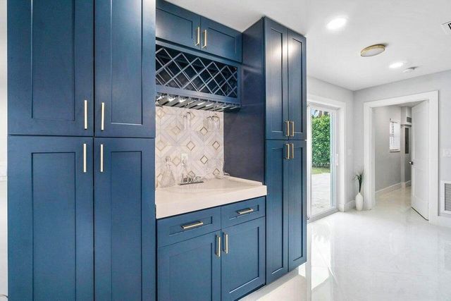 324 Bamboo Road, Palm Beach Shores, FL 33404