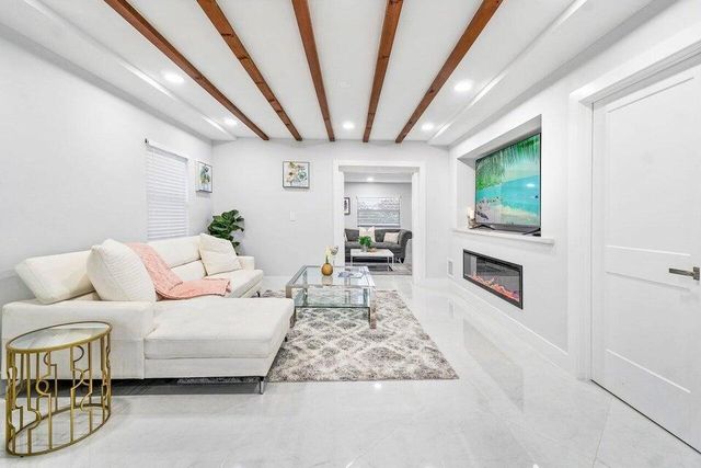 324 Bamboo Road, Palm Beach Shores, FL 33404