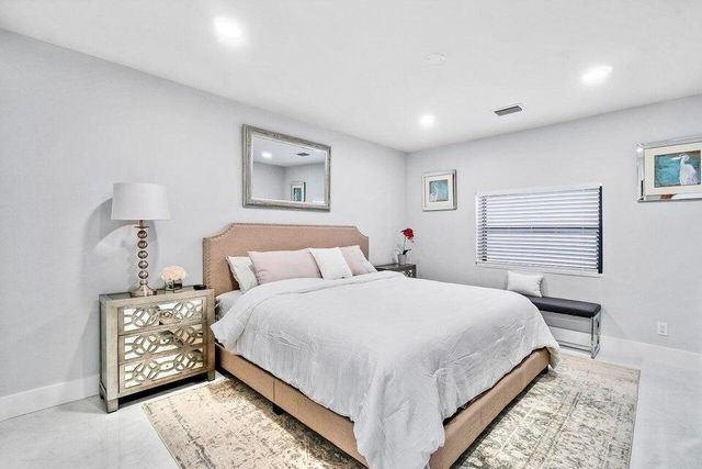 324 Bamboo Road, Palm Beach Shores, FL 33404